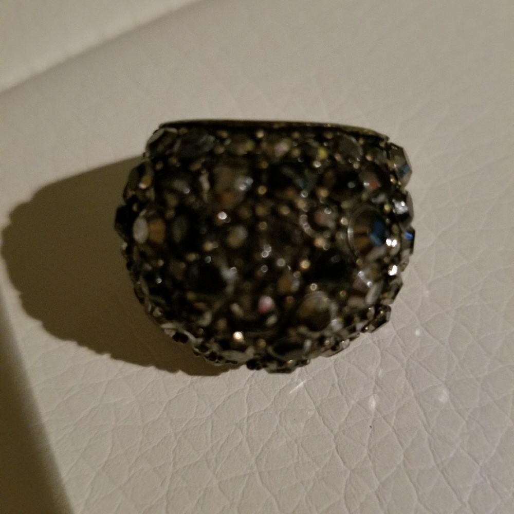 Ring - Picture 2 of 5